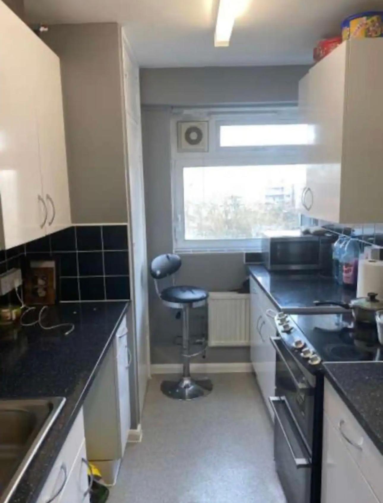 Double Private Room With Shared Bathroom Facilities Londen Buitenkant foto